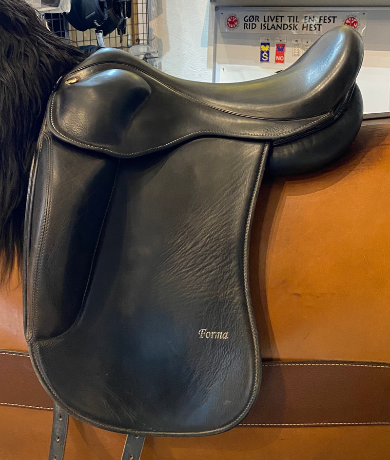 Eques Forma islændersadel - 17" - pt. på prøve.