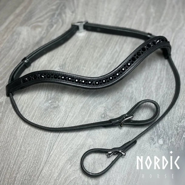 Nordic Horse All Black nakkerem