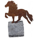 Karlslund granitsten med stålhest